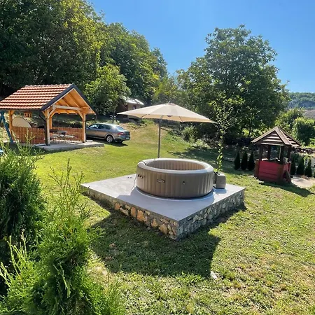 House Latin Grad * Vrmdza