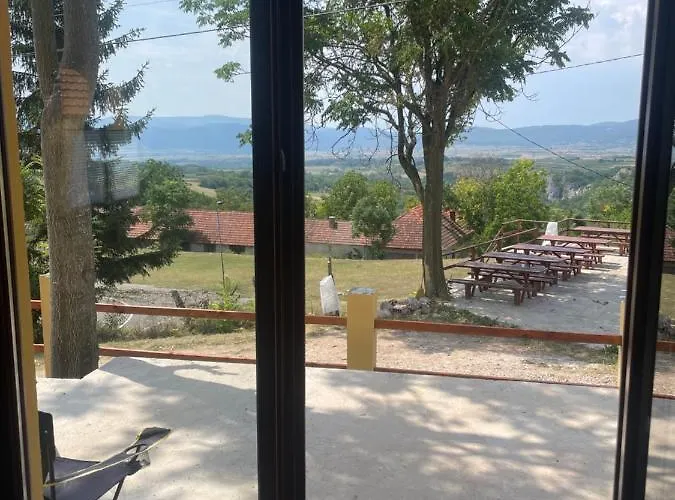 House Latin Grad * Vrmdza